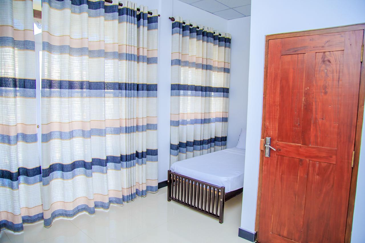 Ruki Sea Reach Hotel Kudapaduwa Exterior photo